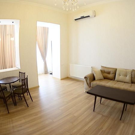 Ana'S Apartment In Old Tbilisi Luaran gambar